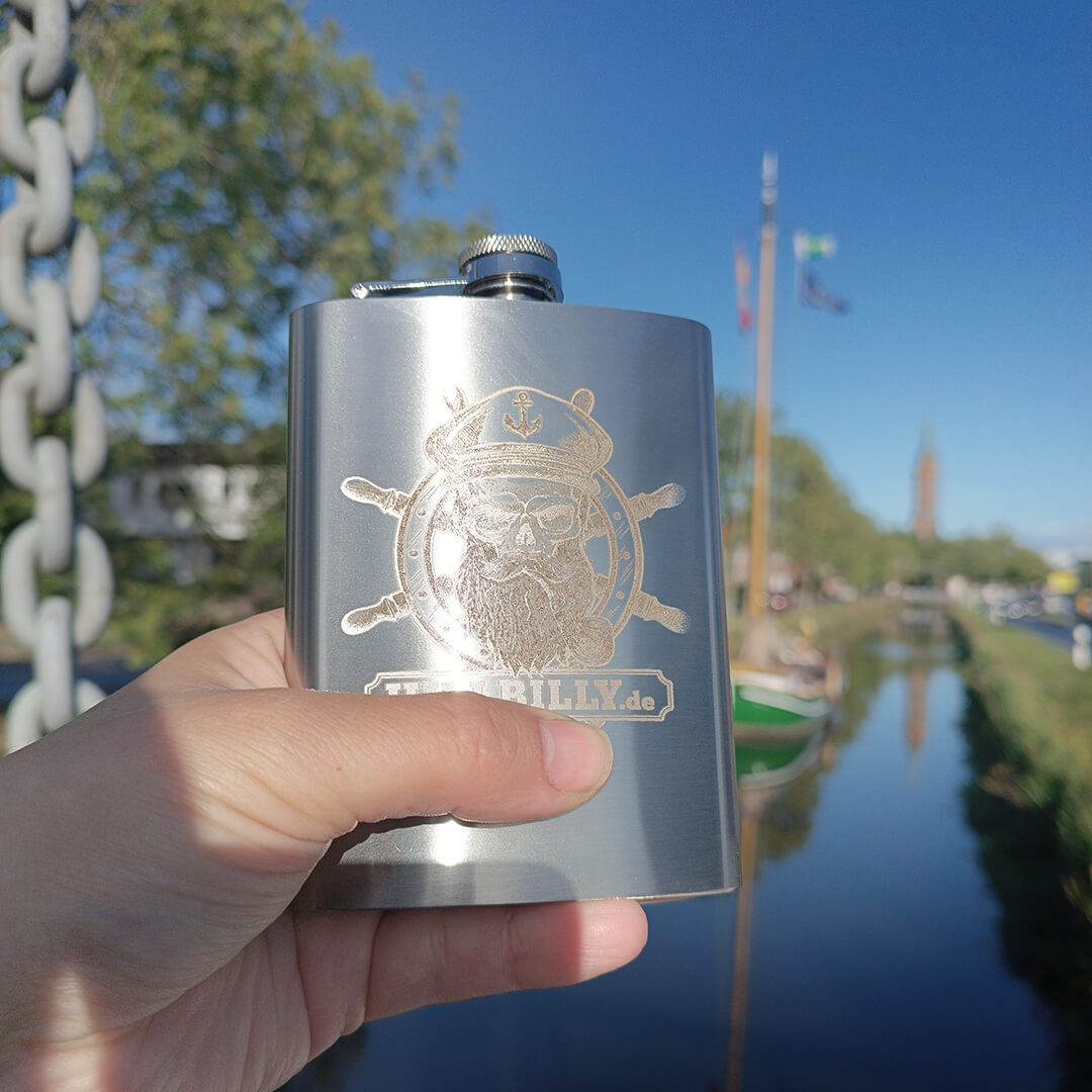 Flachmann_HILLBILLYde_SkullCaptain_Steuerrad_edelstahl_1727544668408