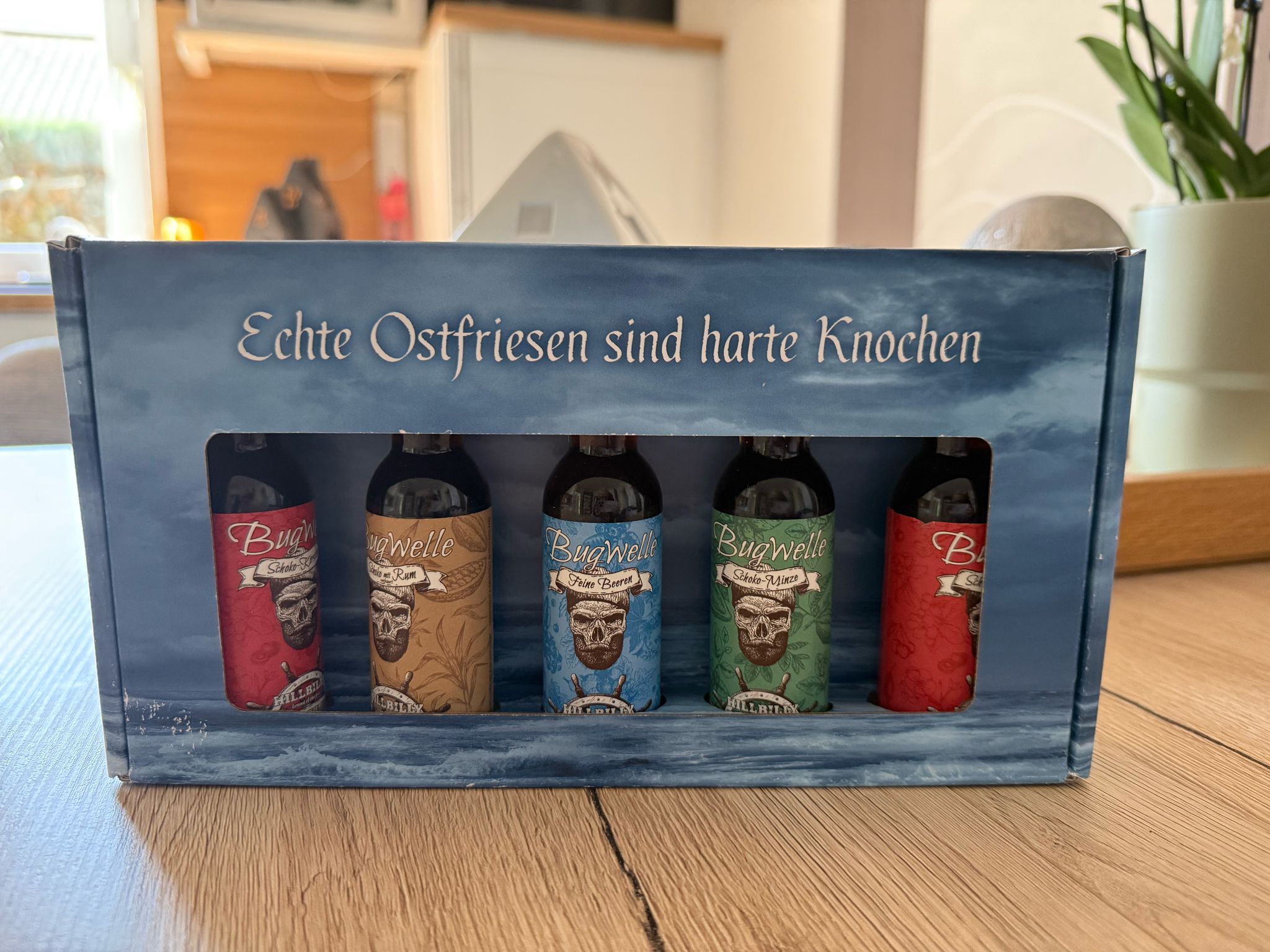 Friesen-Spirits-Set "Bugwelle"  •  18%vol.  •  5x40ml Double-Shots im Geschenkkarton