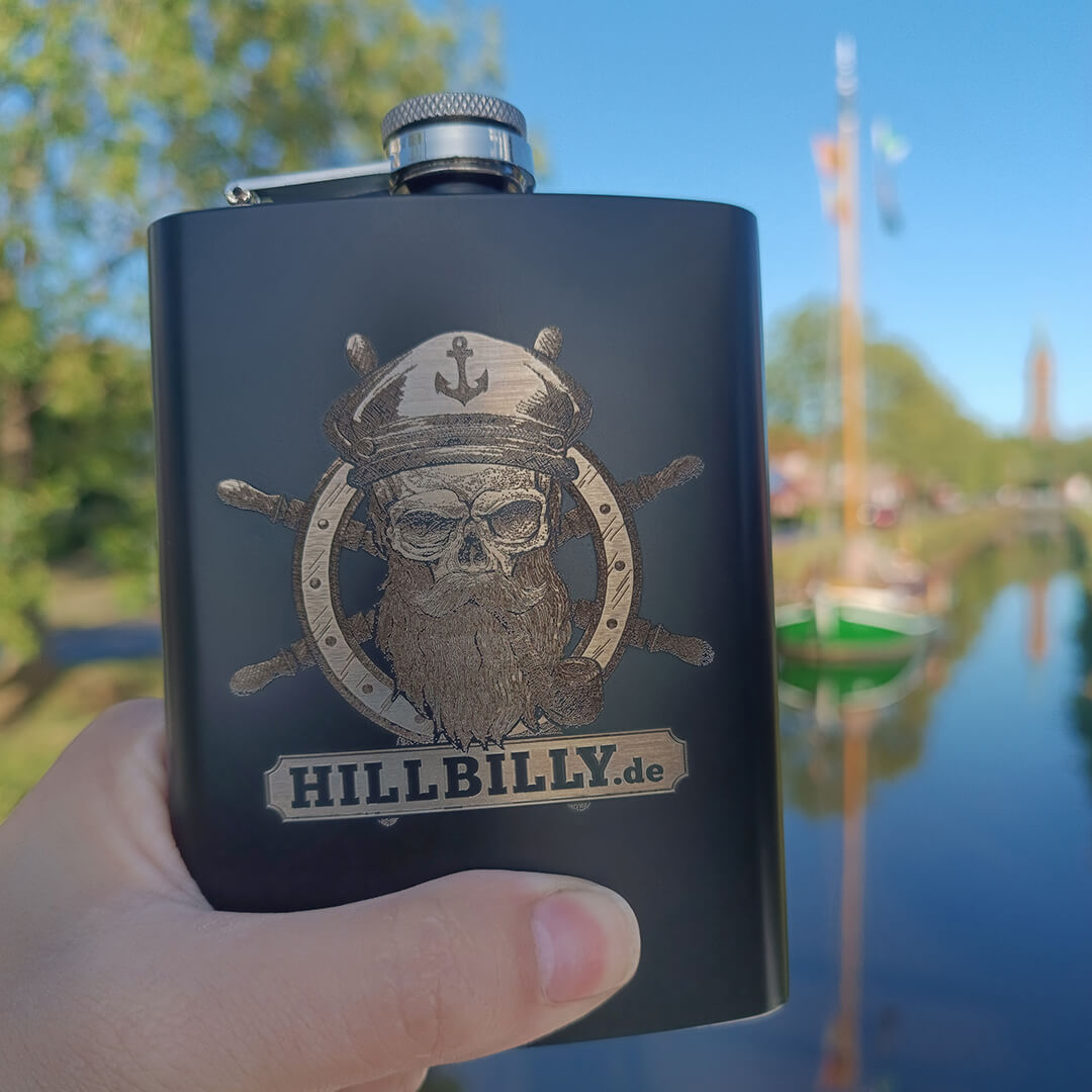 Flachmann_HILLBILLYde_SkullCaptain_Steuerrad_schwarz_1727544669092